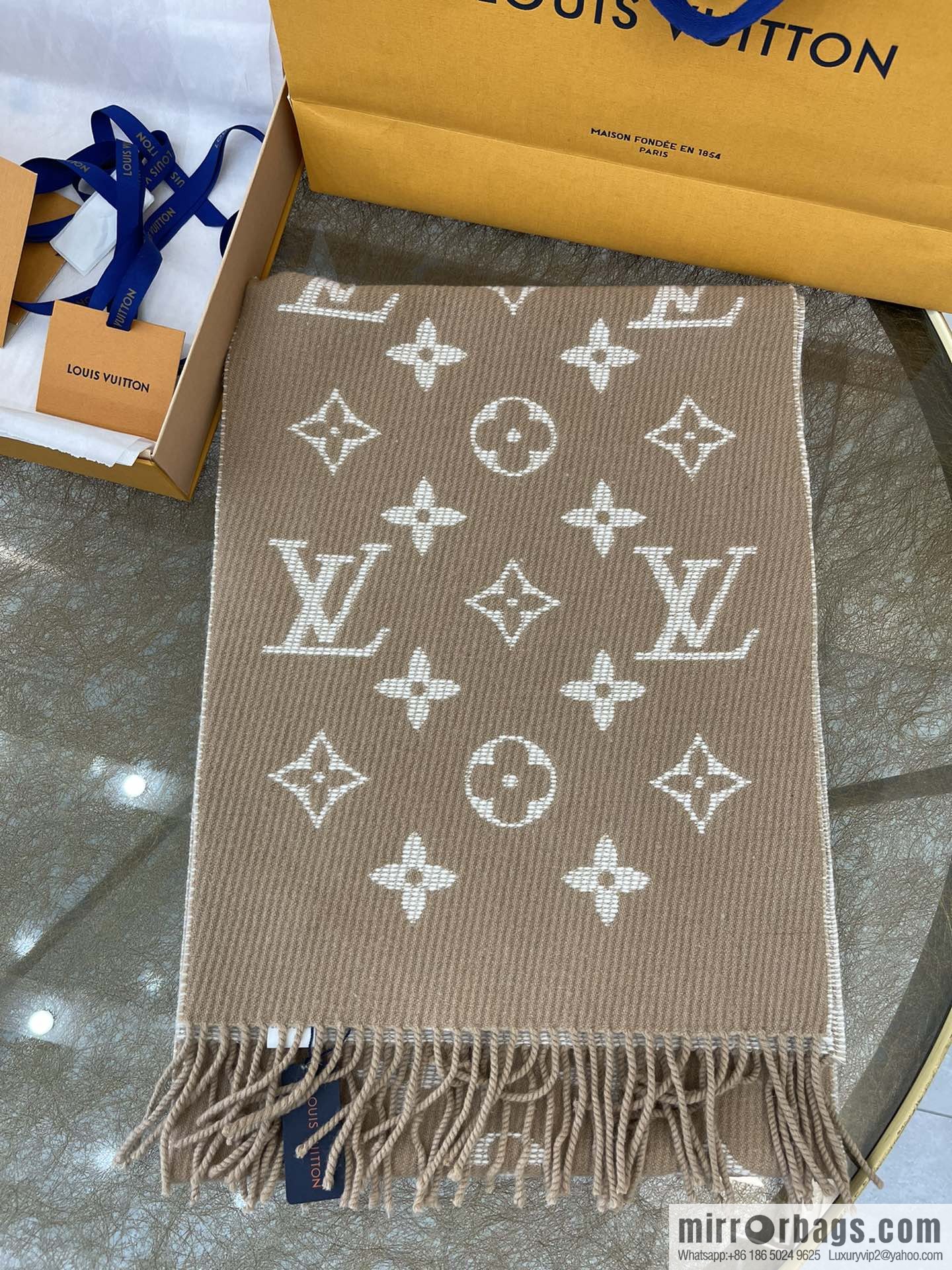 LV Louis Vuitton Wool Alpaca Hair Blended Daily Scarf M76701