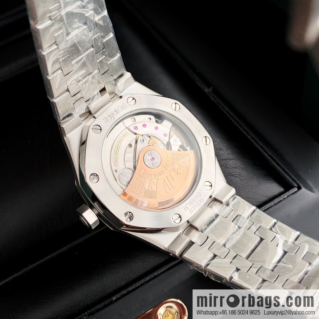Women's Audemars Piguet Royal Oak bezel inlaid with 40 pieces with VS1.7 natural real diamond Audemars Piguet CAL.4302 all-in-one watch