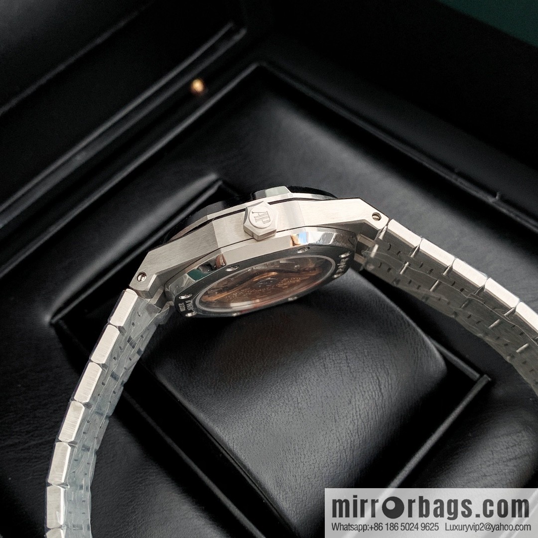 Women's Audemars Piguet Royal Oak bezel inlaid with 40 pieces with VS1.7 natural real diamond Audemars Piguet CAL.4302 all-in-one watch