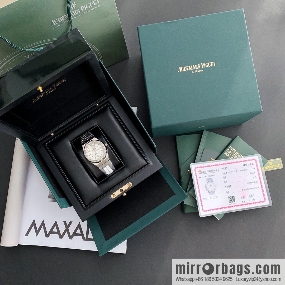 Women's Audemars Piguet Royal Oak bezel inlaid with 40 pieces with VS1.7 natural real diamond Audemars Piguet CAL.4302 all-in-one watch