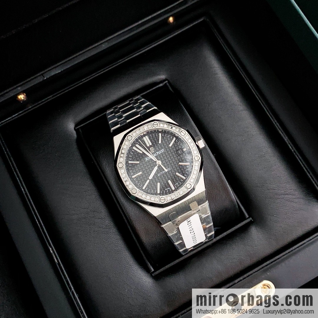 Women's Audemars Piguet Royal Oak bezel inlaid with 40 pieces with VS1.7 natural real diamond Audemars Piguet CAL.4302 all-in-one watch