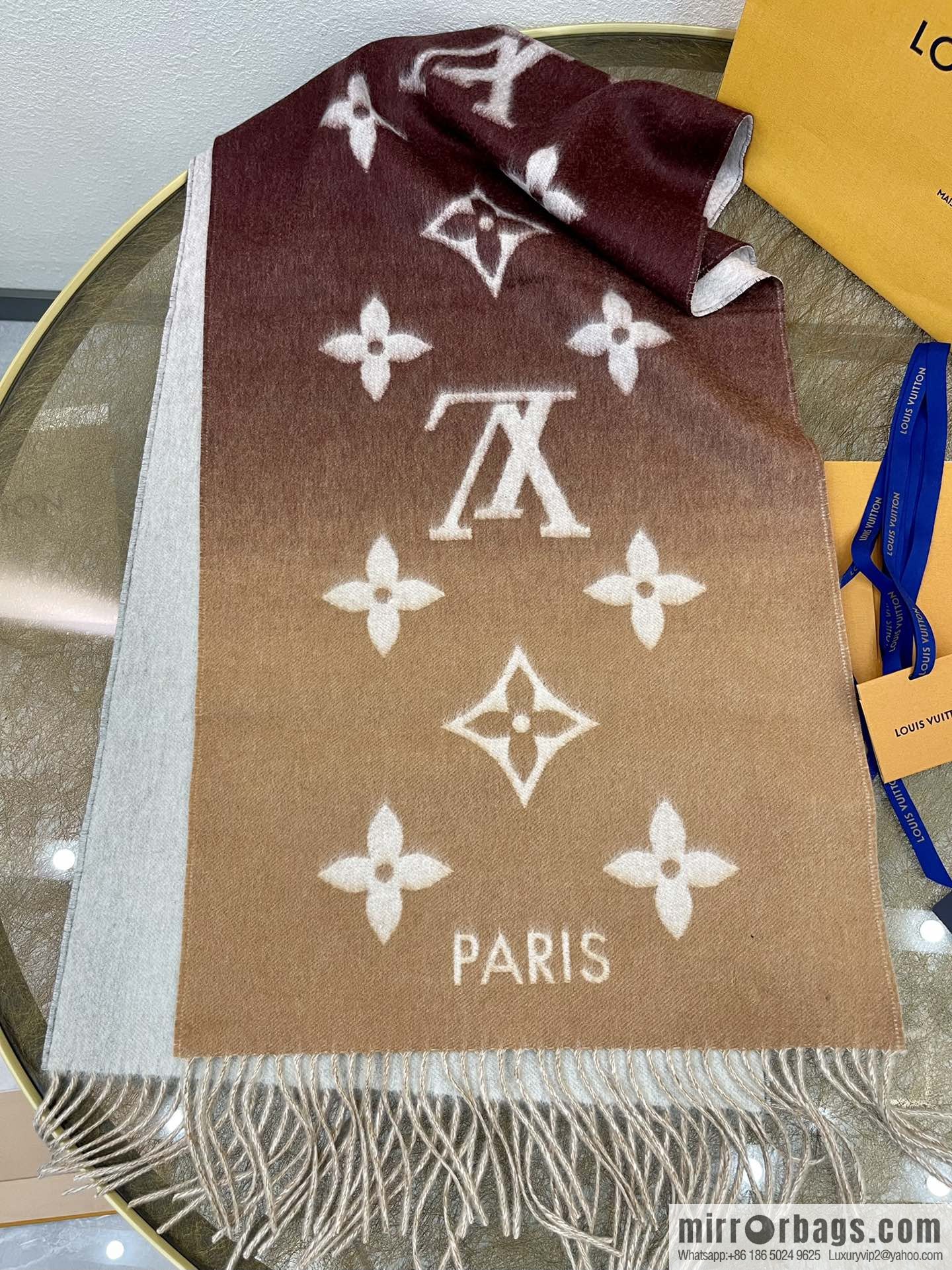 LV Louis Vuitton gradual change color 100% cashmere scarf M76881
