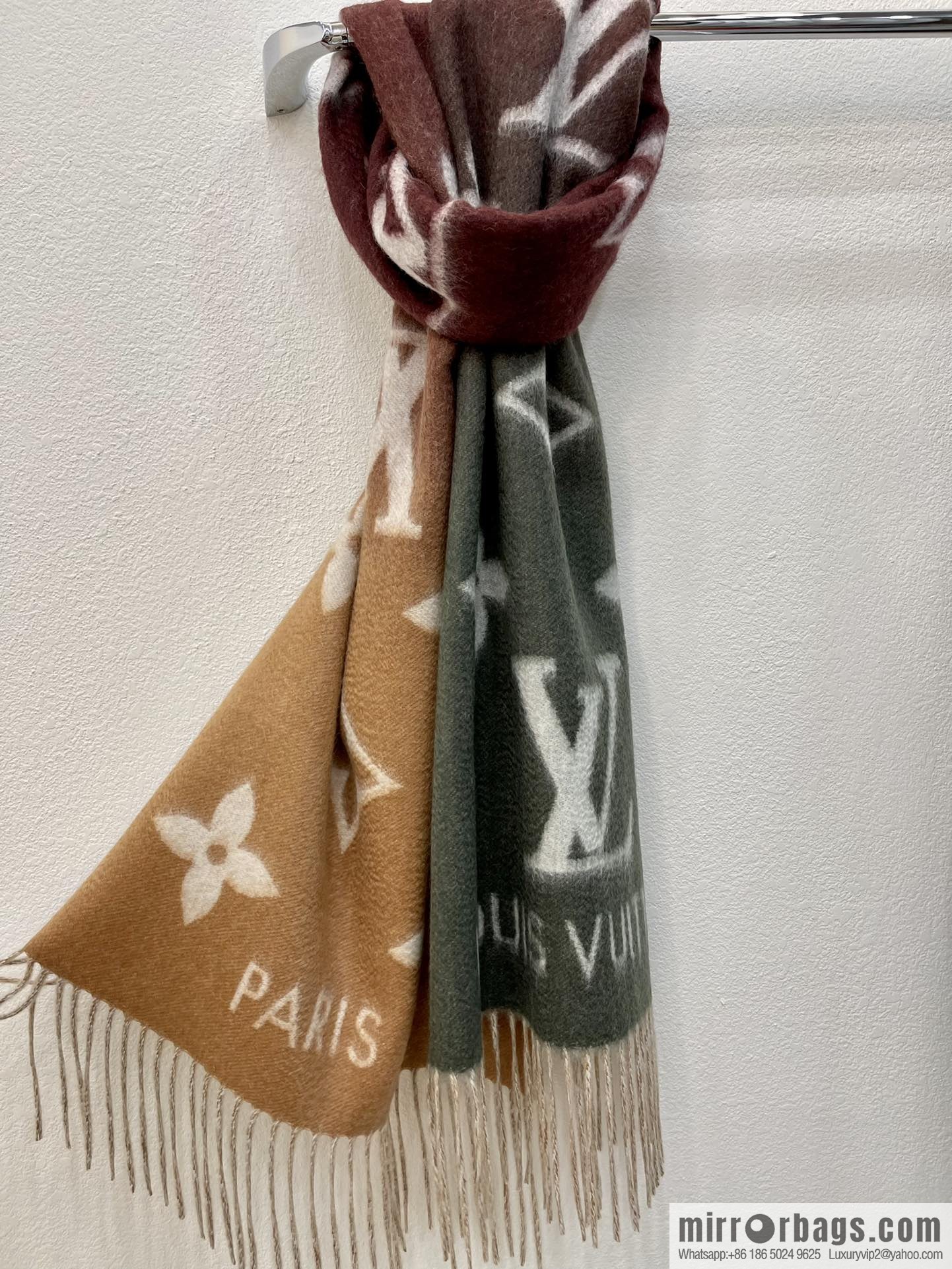 LV Louis Vuitton gradual change color 100% cashmere scarf M76881