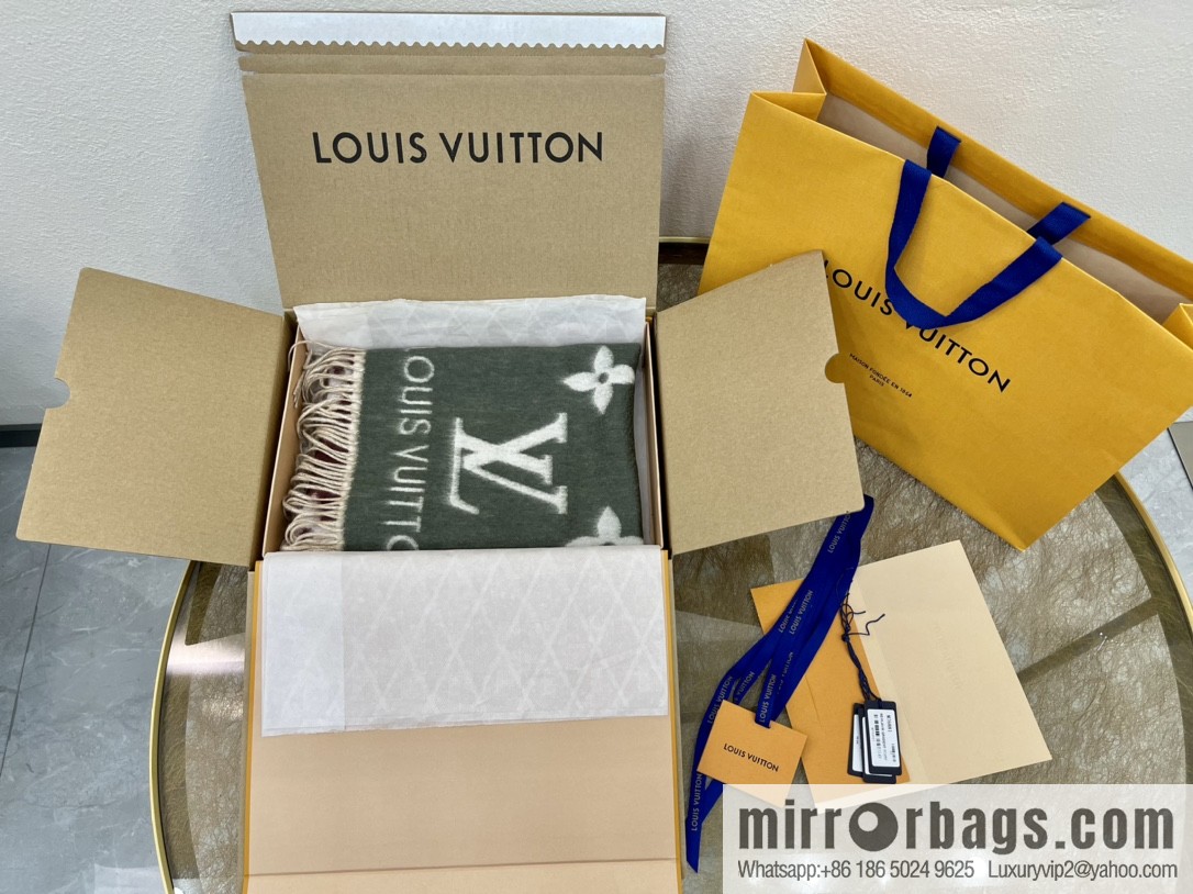 LV Louis Vuitton gradual change color 100% cashmere scarf M76881