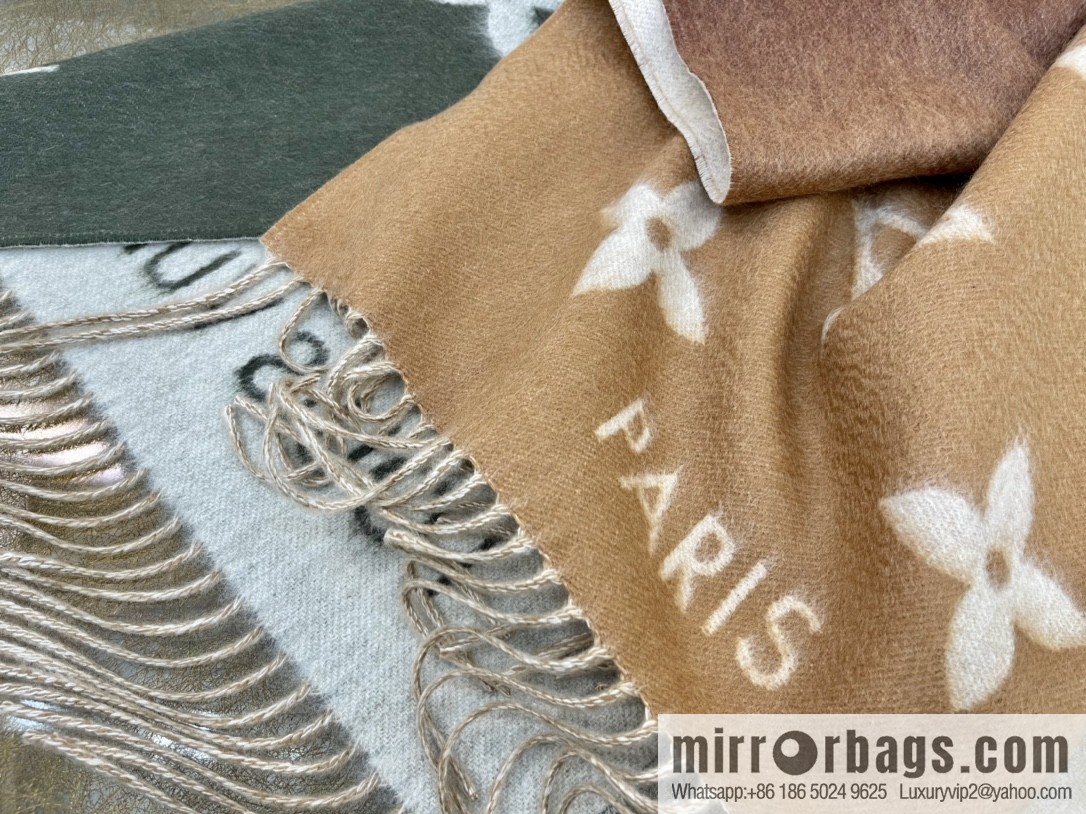 LV Louis Vuitton gradual change color 100% cashmere scarf M76881