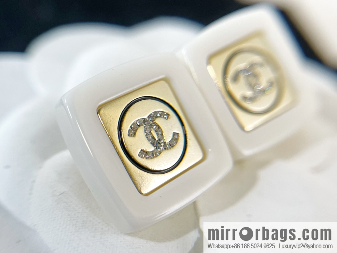 New ☑️ CHANEL Chanel double c square stud earrings