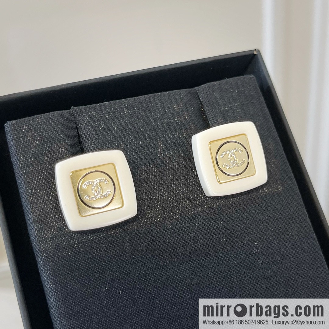 New ☑️ CHANEL Chanel double c square stud earrings