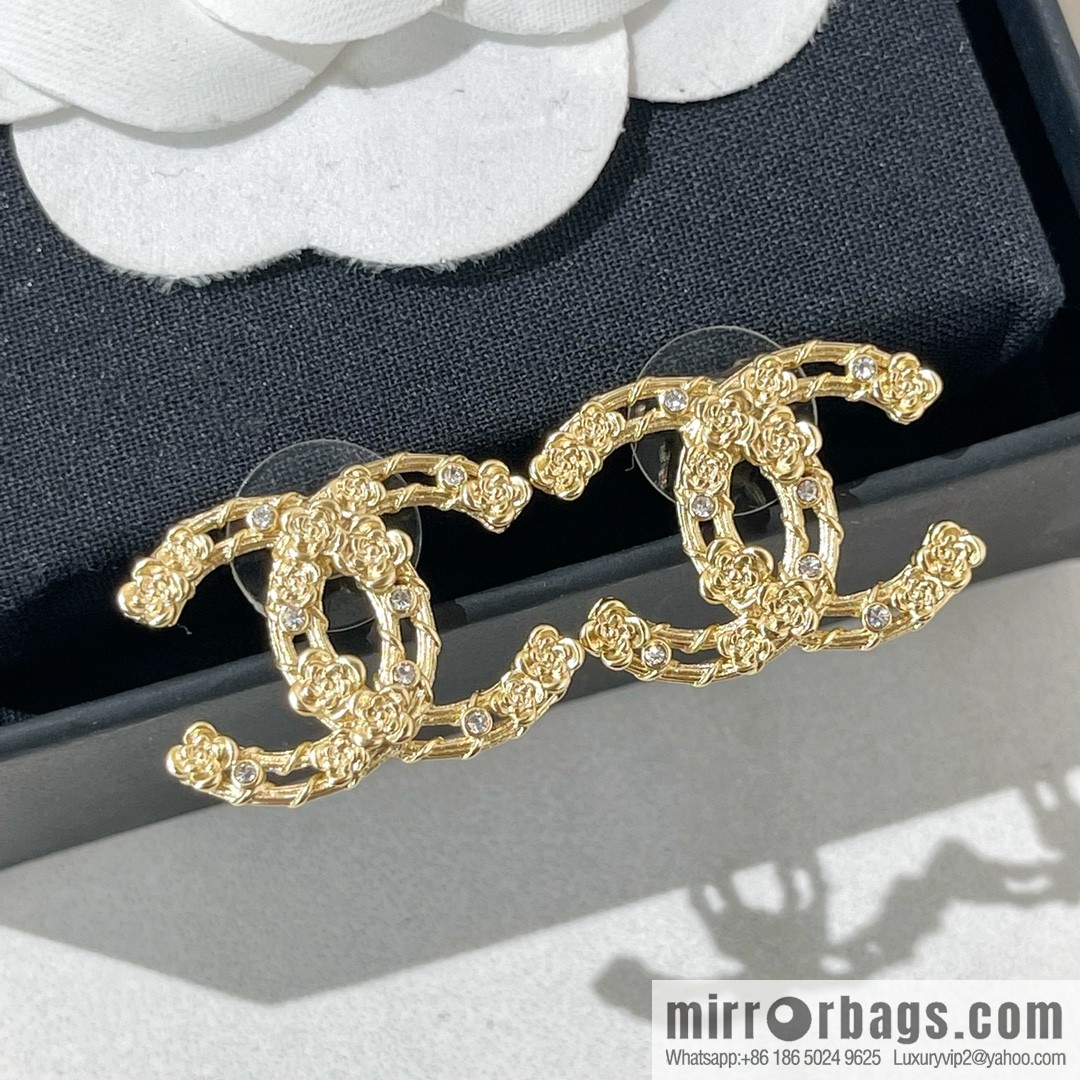 New ☑️ CHANEL Chanel double c stud earrings