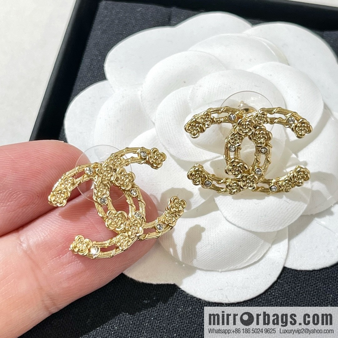 New ☑️ CHANEL Chanel double c stud earrings