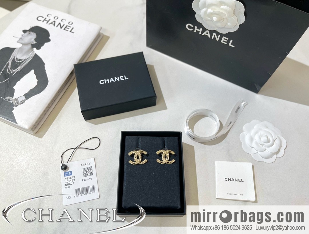 New ☑️ CHANEL Chanel double c stud earrings