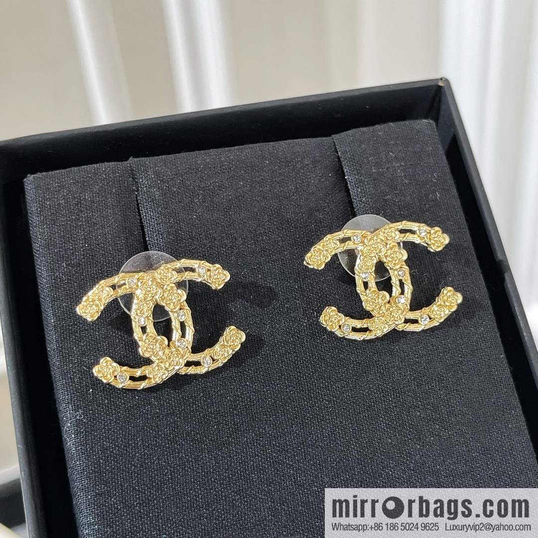 New ☑️ CHANEL Chanel double c stud earrings