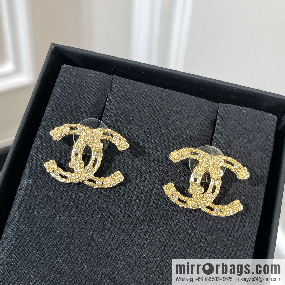 New ☑️ CHANEL Chanel double c stud earrings