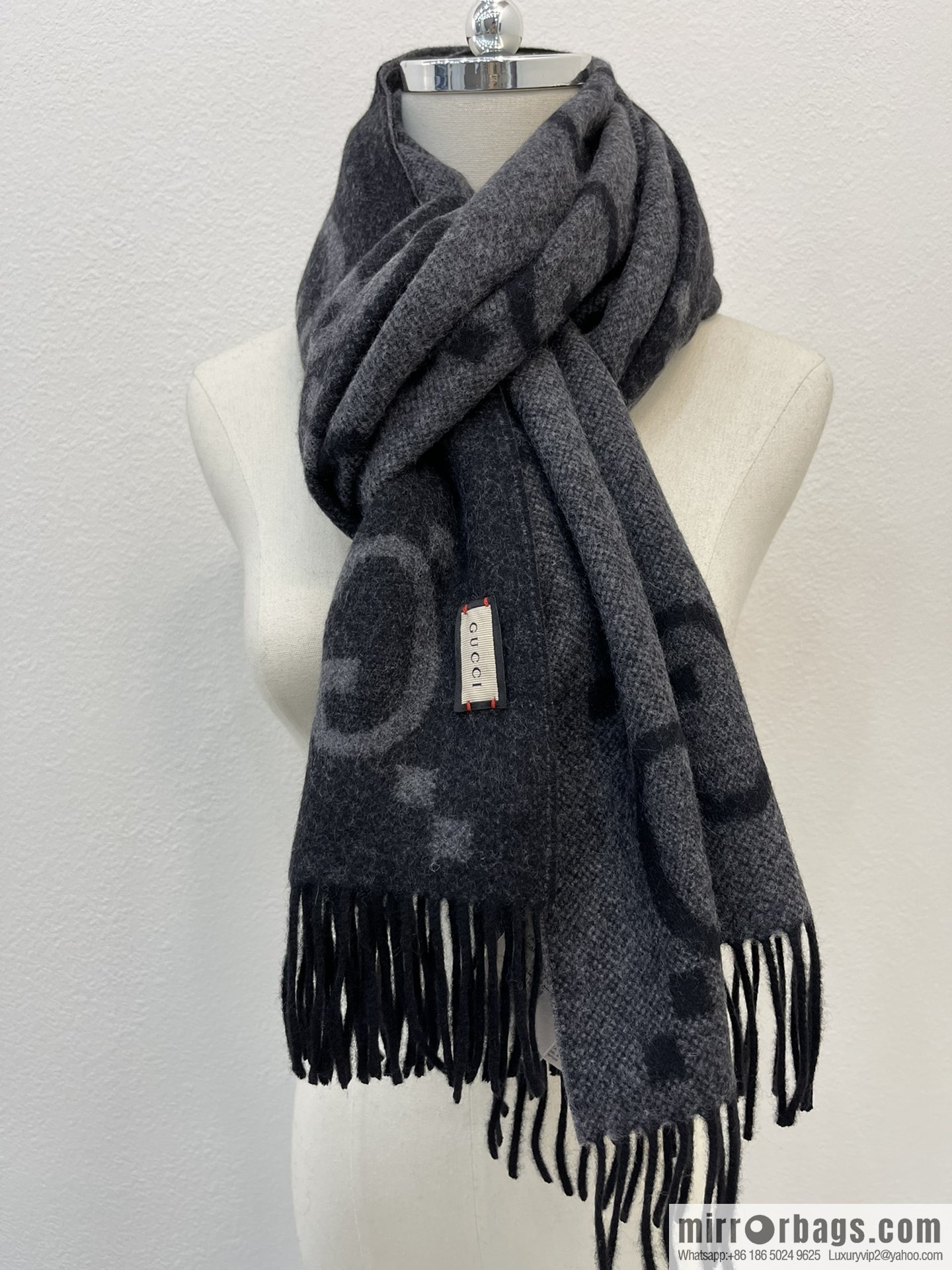 GUCCI Gucci GG pattern fringed detail pure cashmere scarf 674275