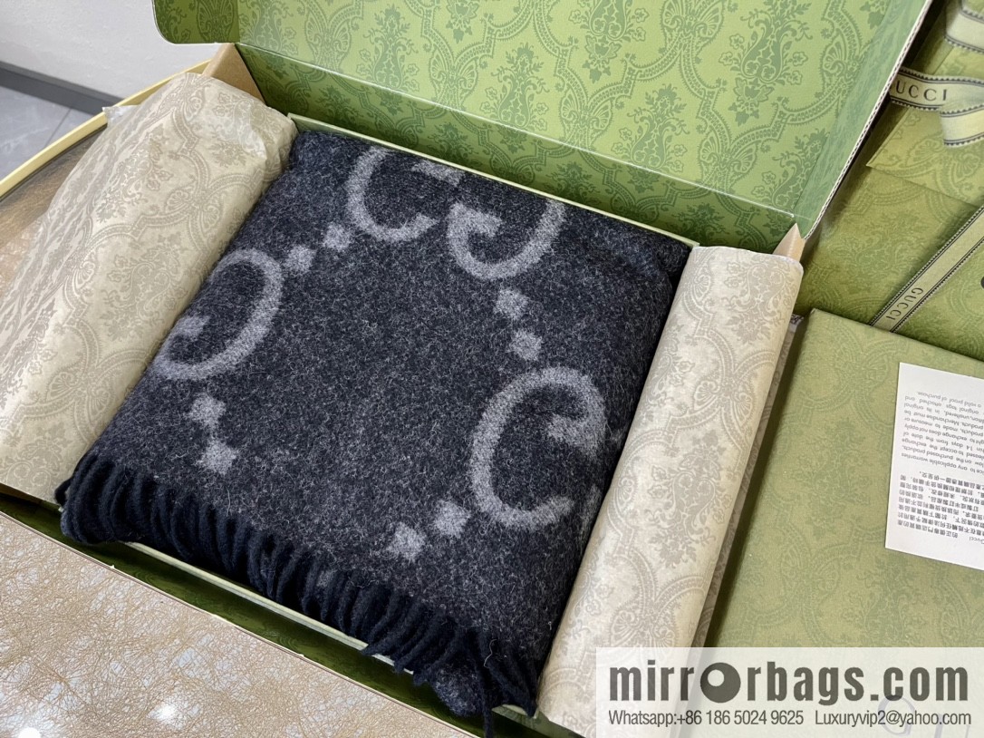 GUCCI Gucci GG pattern fringed detail pure cashmere scarf 674275