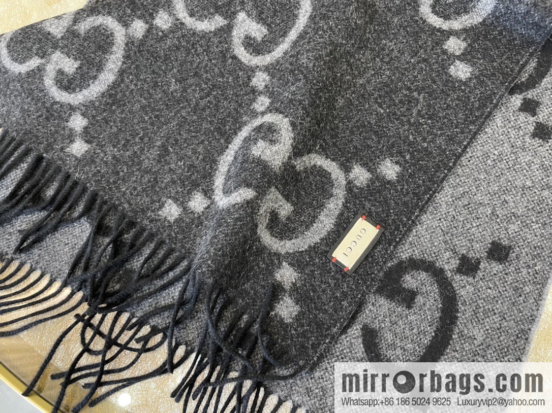 GUCCI Gucci GG pattern fringed detail pure cashmere scarf 674275