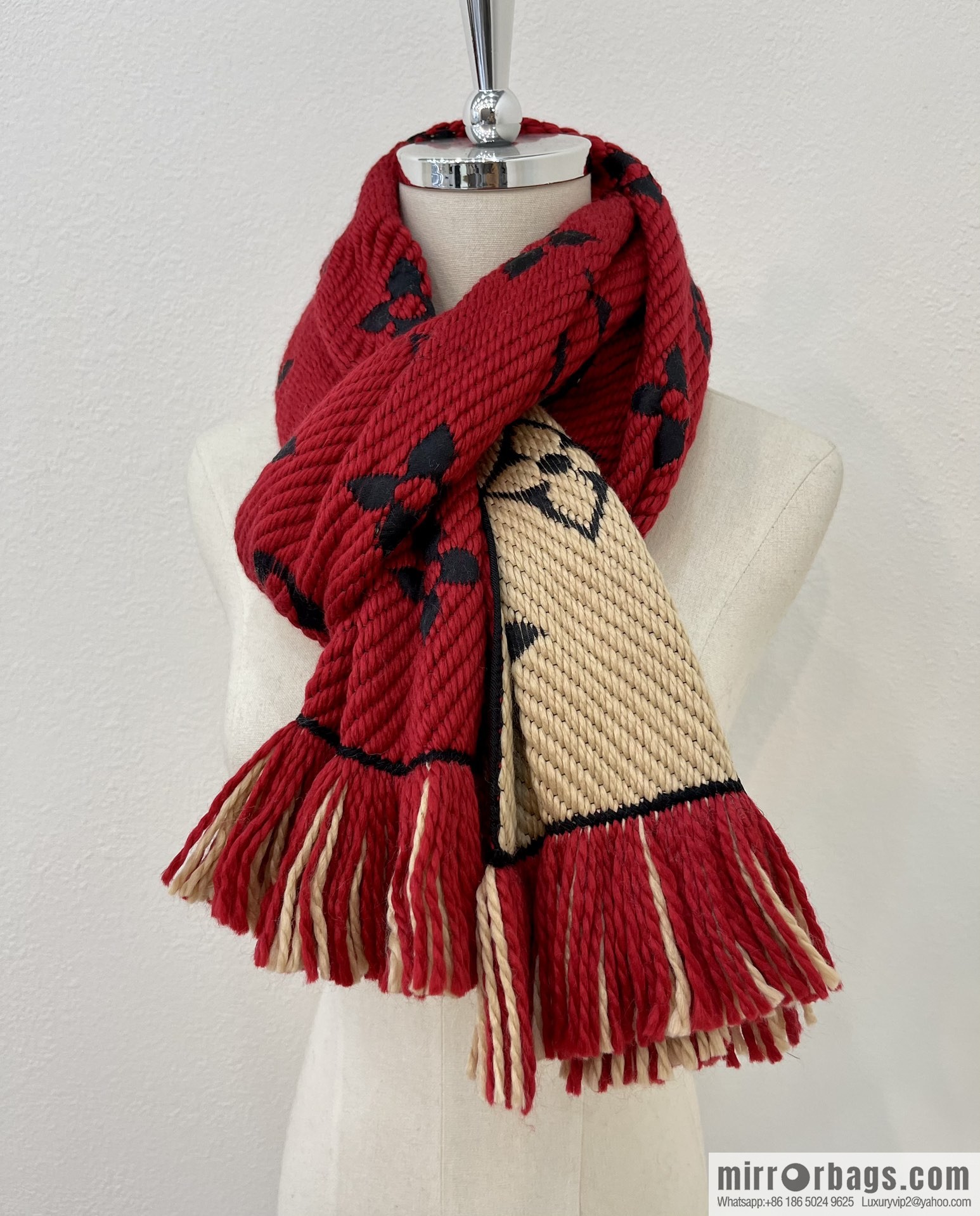 LV Louis Vuitton double-sided wool scarf M73886