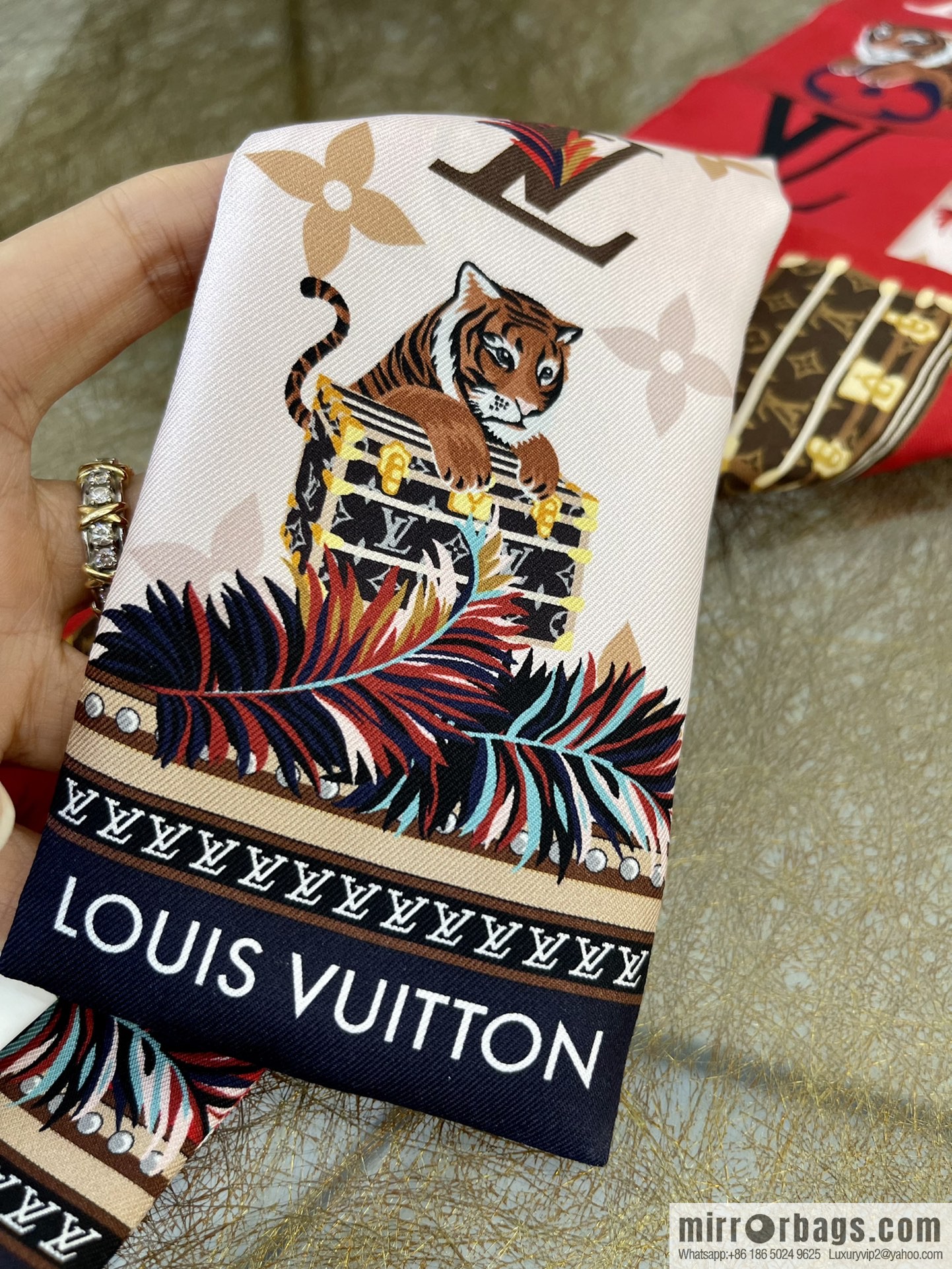 LV Louis Vuitton 100% Silk Precious Tiger Band M77326