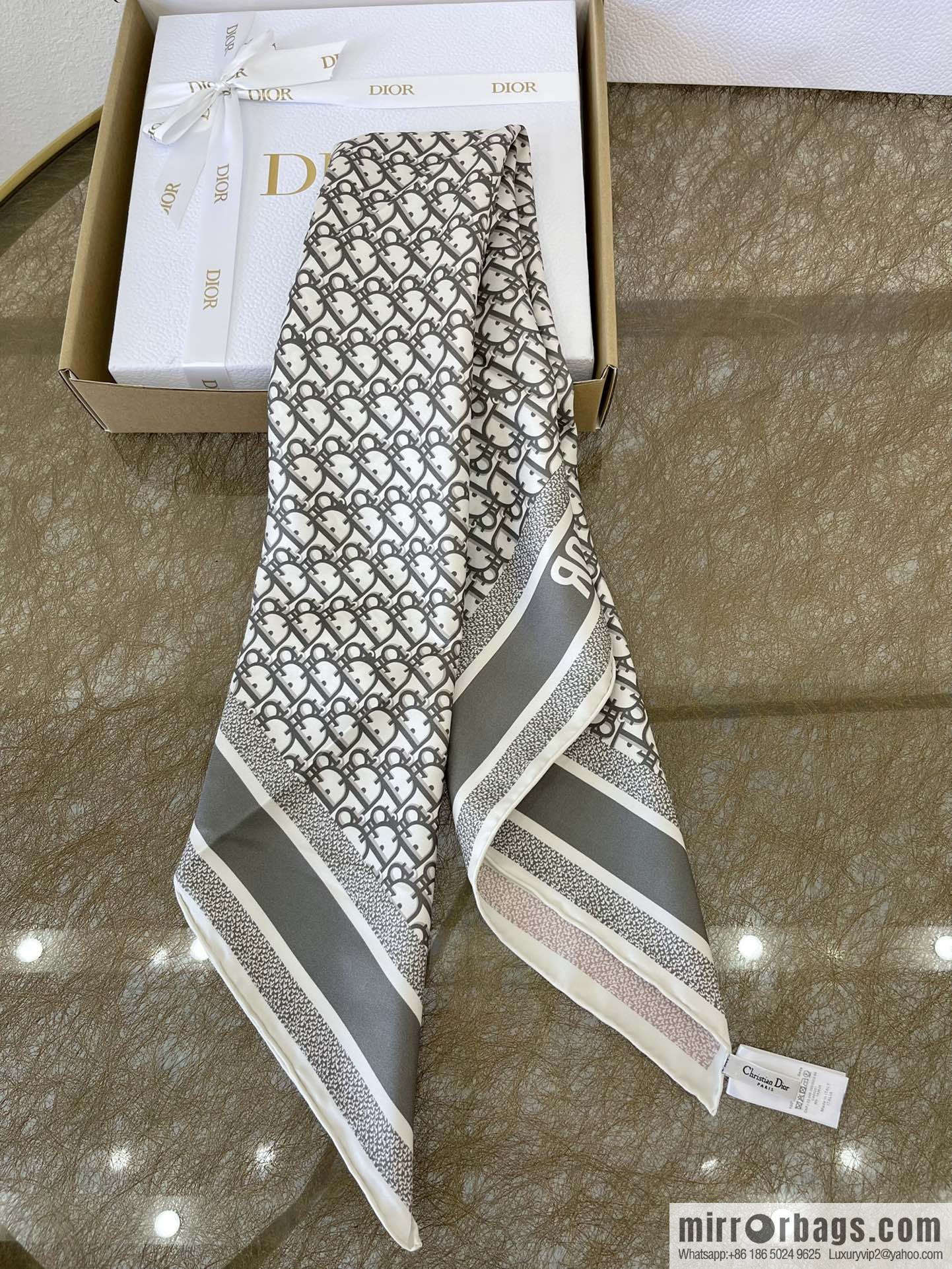 Dior D • Alphabet double-sided color matching gray rose powder square scarf