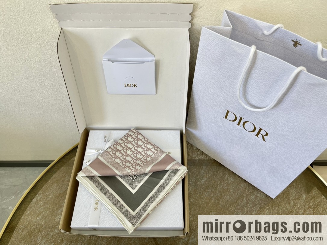 Dior D • Alphabet double-sided color matching gray rose powder square scarf