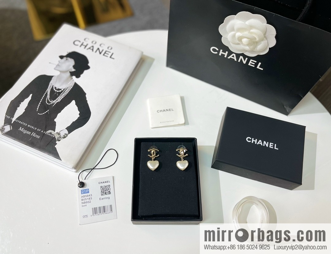 New ☑️ CHANEL Chanel double c peach heart stud earrings