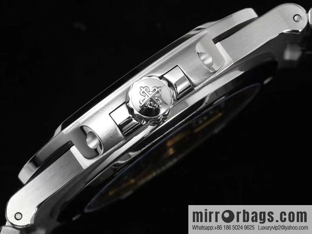 GR heritage boutique, launched the latest steel king Patek Philippe 5711_1P -001 NAutilus 40th anniversary watch