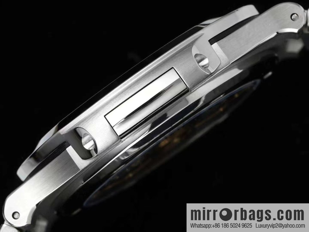 GR heritage boutique, launched the latest steel king Patek Philippe 5711_1P -001 NAutilus 40th anniversary watch