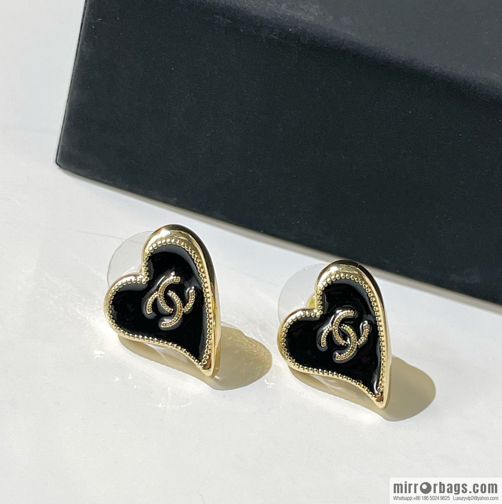 New ☑️ CHANEL Chanel 2022 peach heart stud earrings