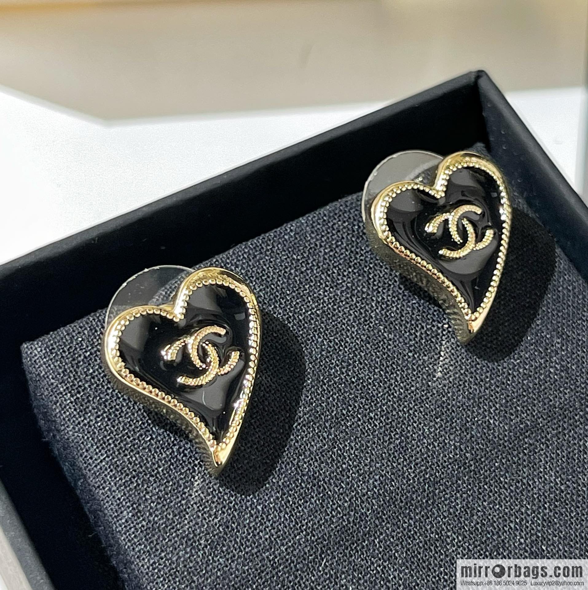 New ☑️ CHANEL Chanel 2022 peach heart stud earrings