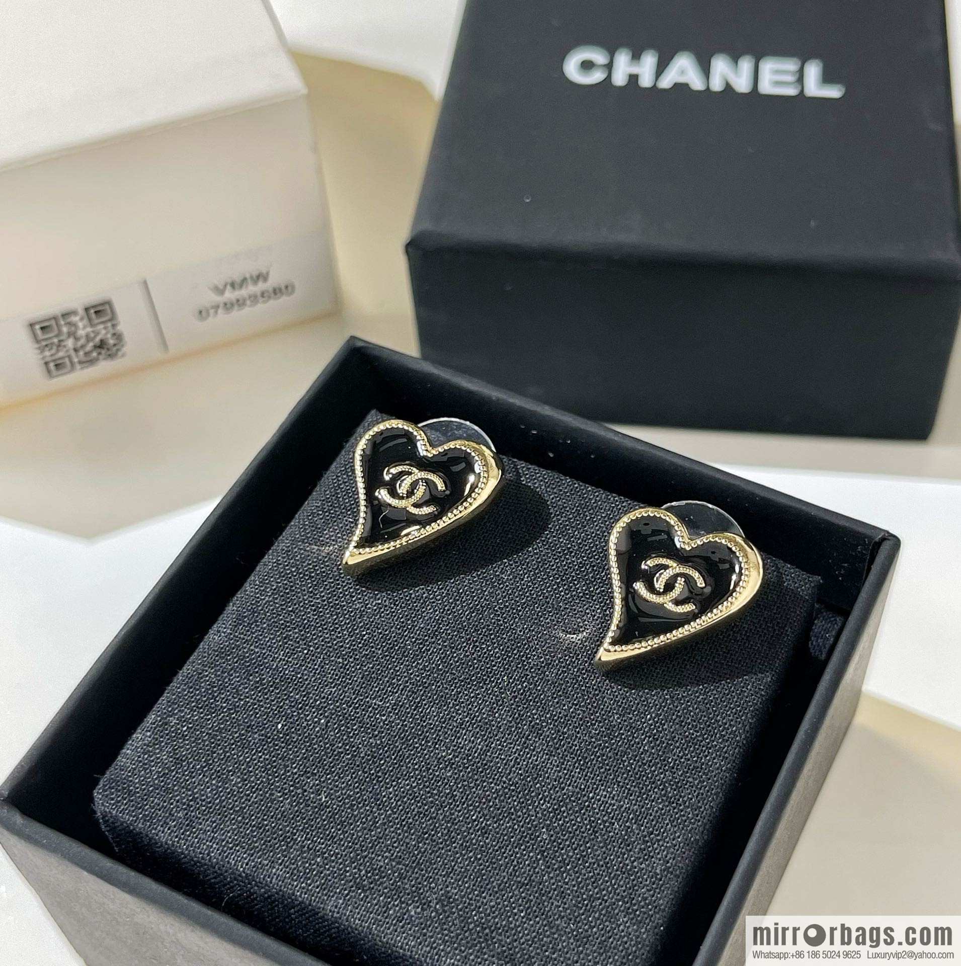 New ☑️ CHANEL Chanel 2022 peach heart stud earrings