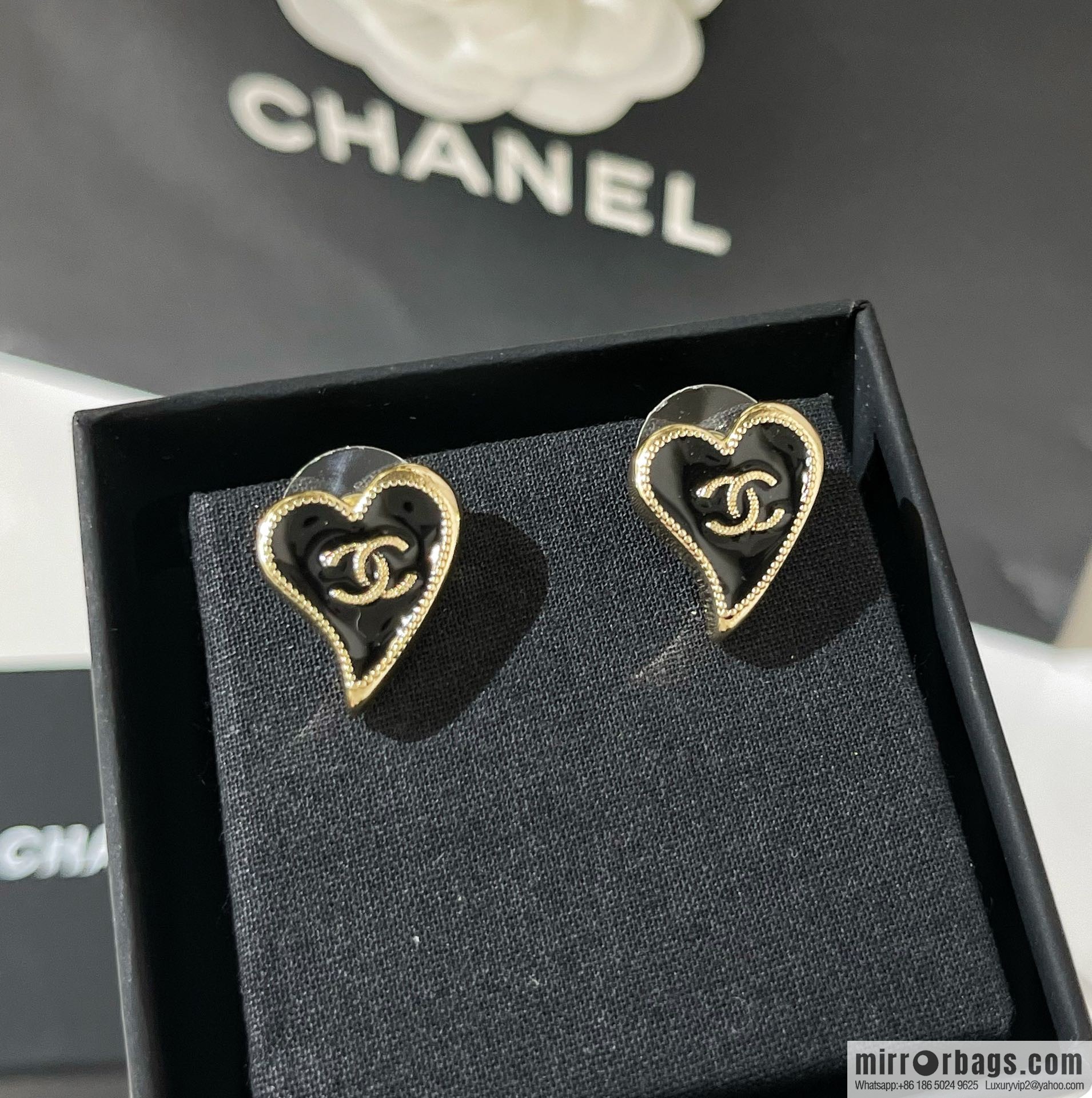 New ☑️ CHANEL Chanel 2022 peach heart stud earrings