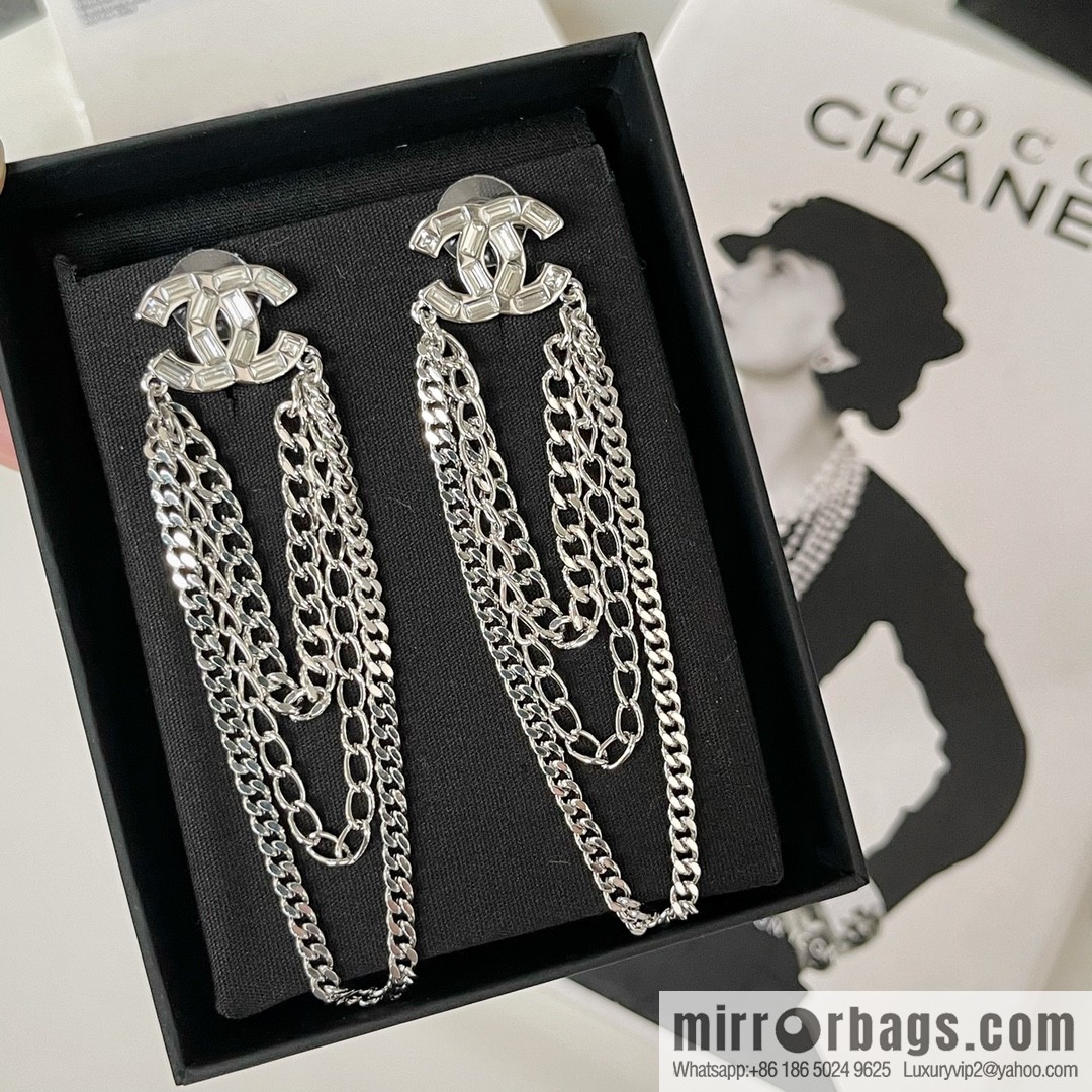 New ☑️ CHANEL Chanel double c square diamond tassel earrings