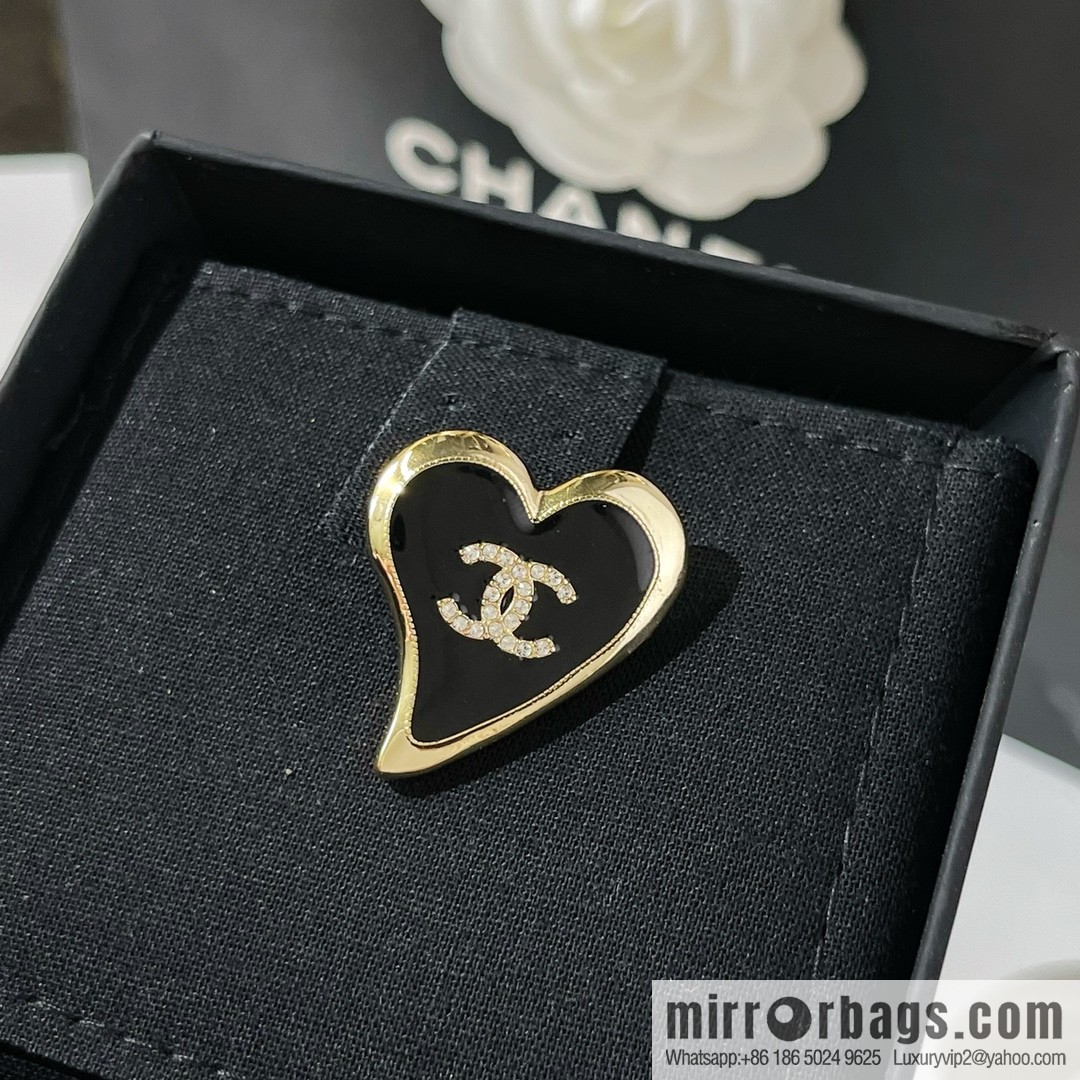 New ☑️ Chanel double c heart of spades brooch