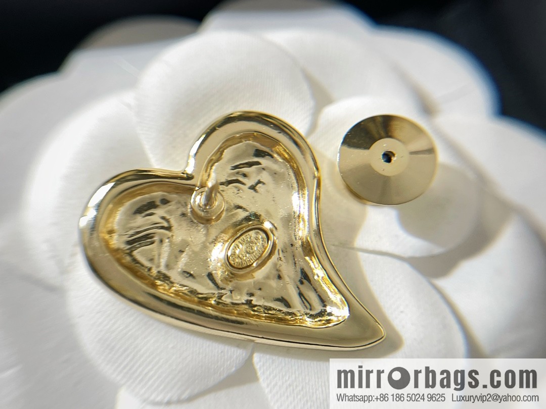 New ☑️ Chanel double c heart of spades brooch
