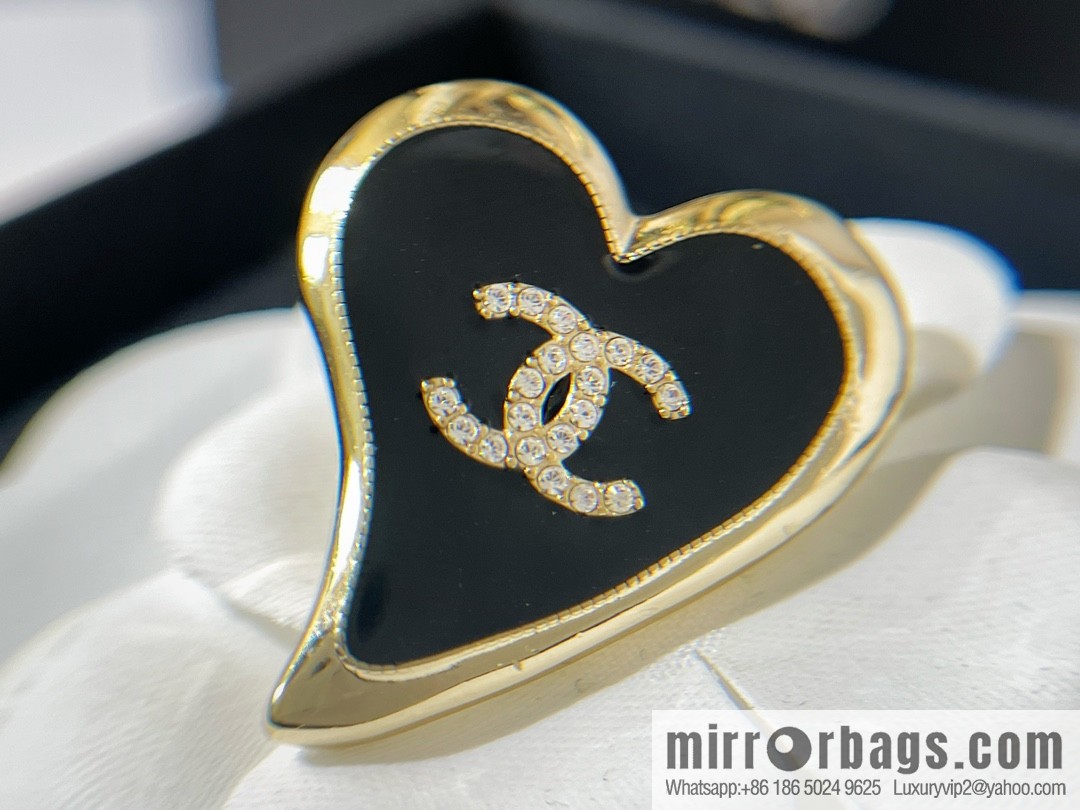 New ☑️ Chanel double c heart of spades brooch