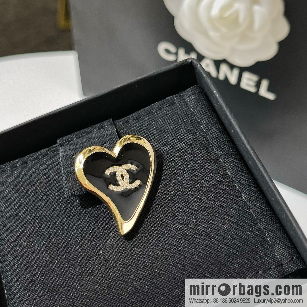 New ☑️ Chanel double c heart of spades brooch