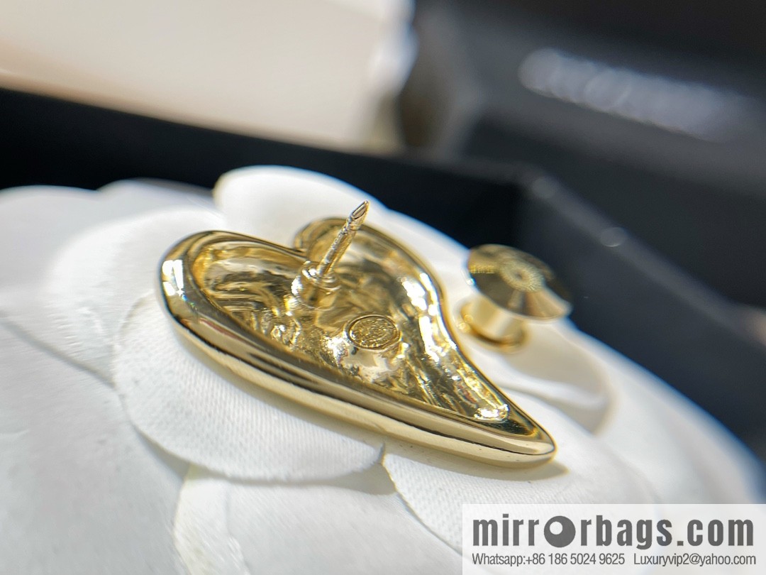 New ☑️ Chanel double c heart of spades brooch
