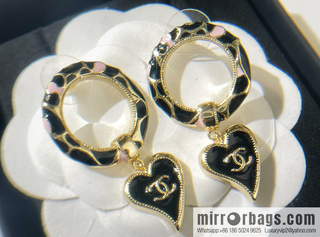 New ☑️ CHANEL Chanel double c peach heart stud earrings