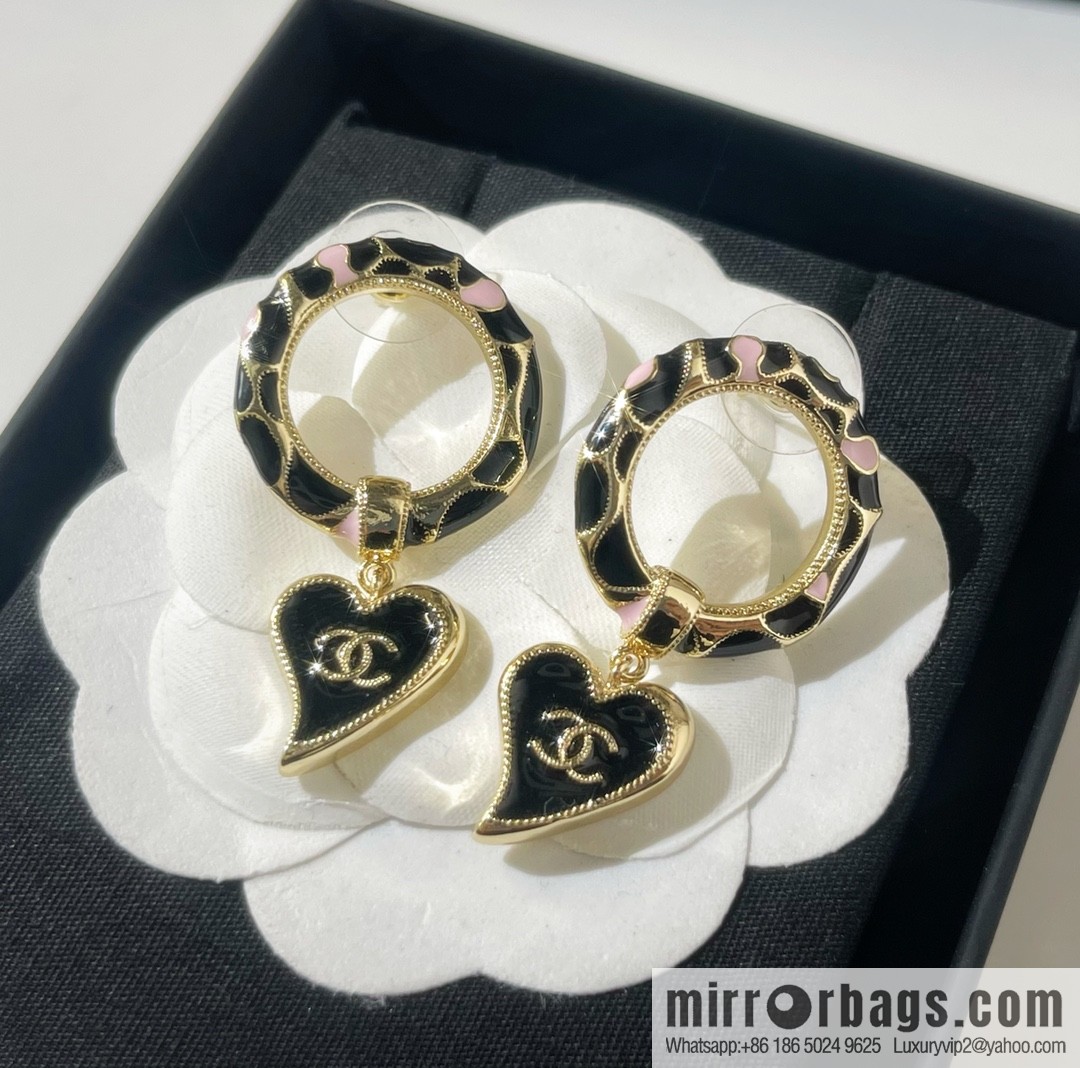 New ☑️ CHANEL Chanel double c peach heart stud earrings