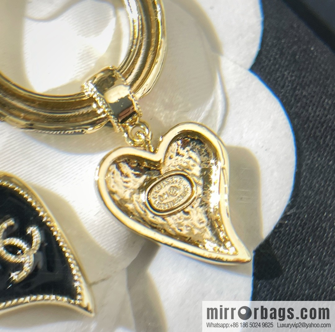 New ☑️ CHANEL Chanel double c peach heart stud earrings