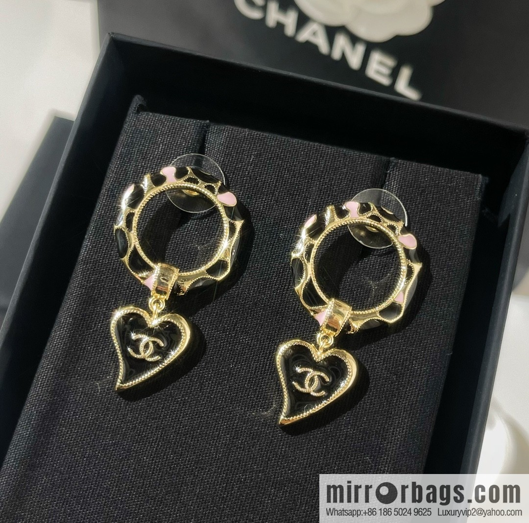 New ☑️ CHANEL Chanel double c peach heart stud earrings