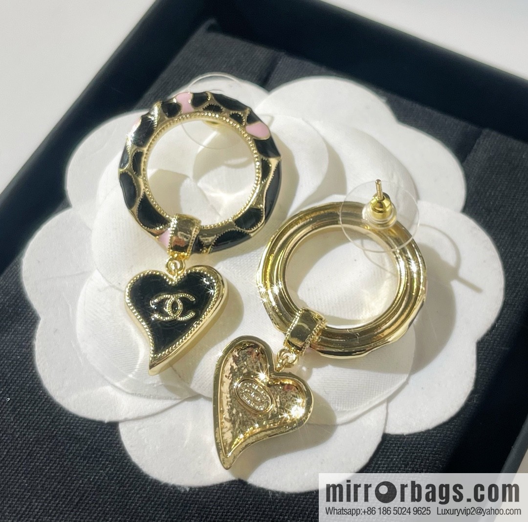 New ☑️ CHANEL Chanel double c peach heart stud earrings