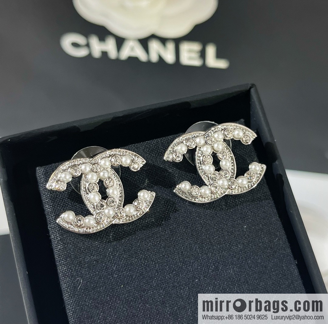 New ☑️ CHANEL Chanel double c pearl stud earrings
