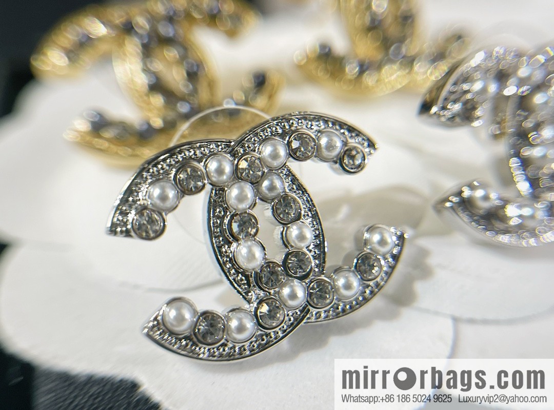 New ☑️ CHANEL Chanel double c pearl stud earrings