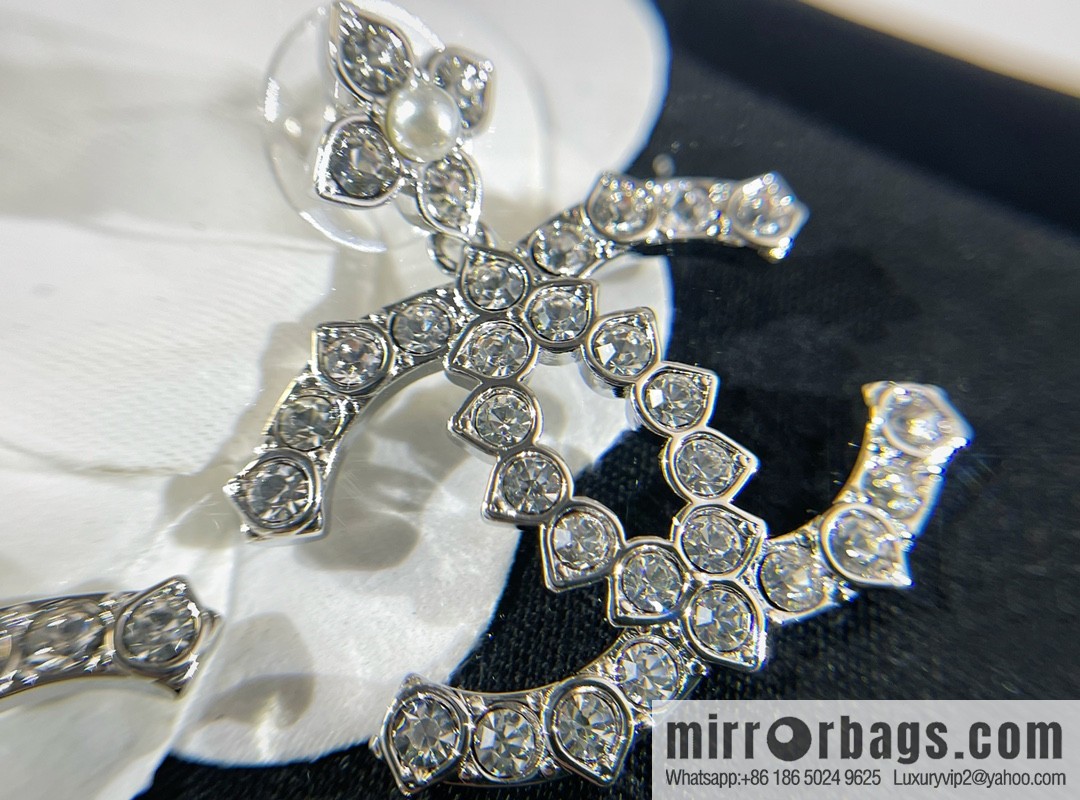 New ☑️ CHANEL Chanel double c pearl four-leaf clover stud earrings