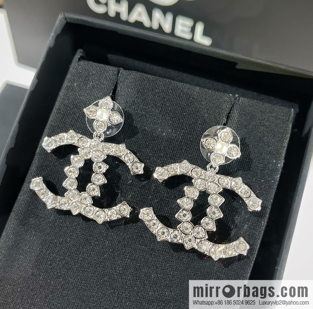 New ☑️ CHANEL Chanel double c pearl four-leaf clover stud earrings