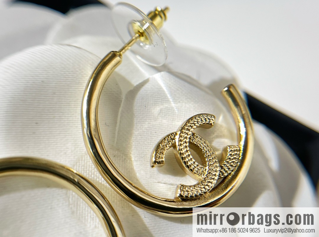 New ☑️ CHANEL Chanel double c stud earrings