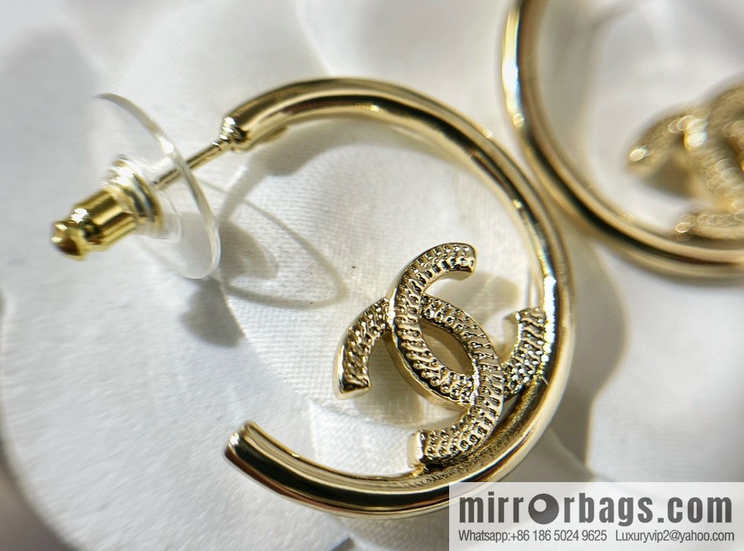 New ☑️ CHANEL Chanel double c stud earrings