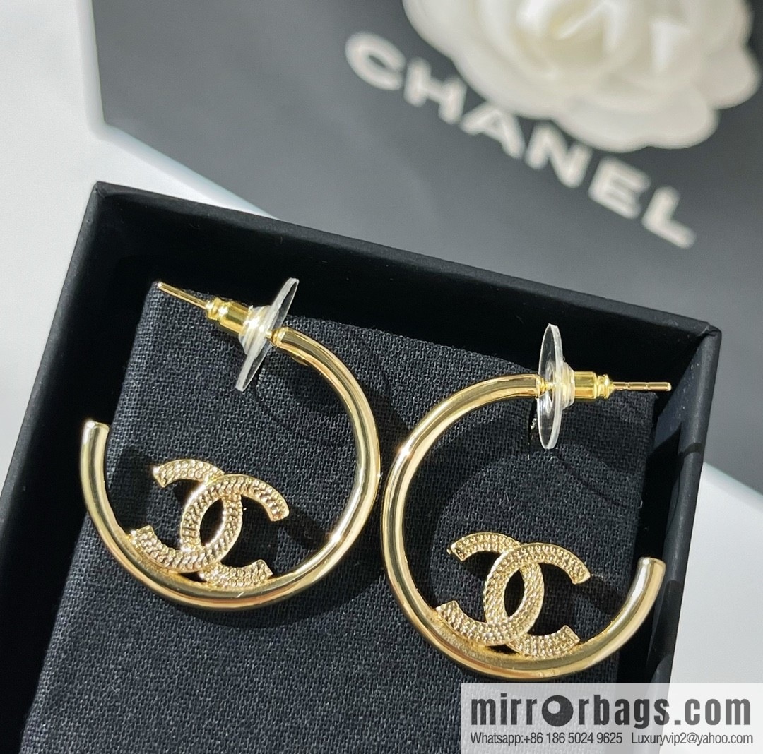 New ☑️ CHANEL Chanel double c stud earrings
