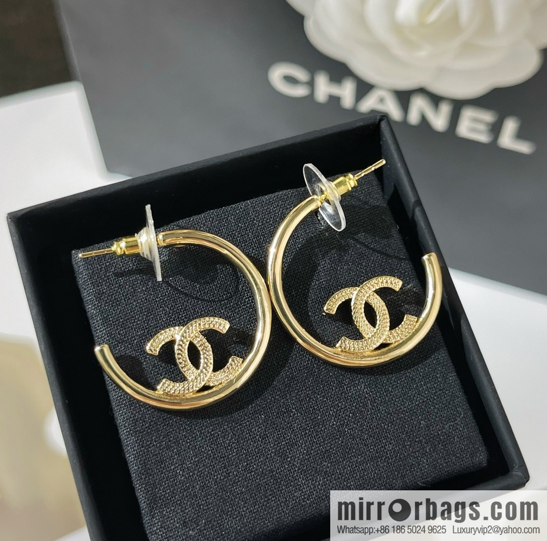New ☑️ CHANEL Chanel double c stud earrings