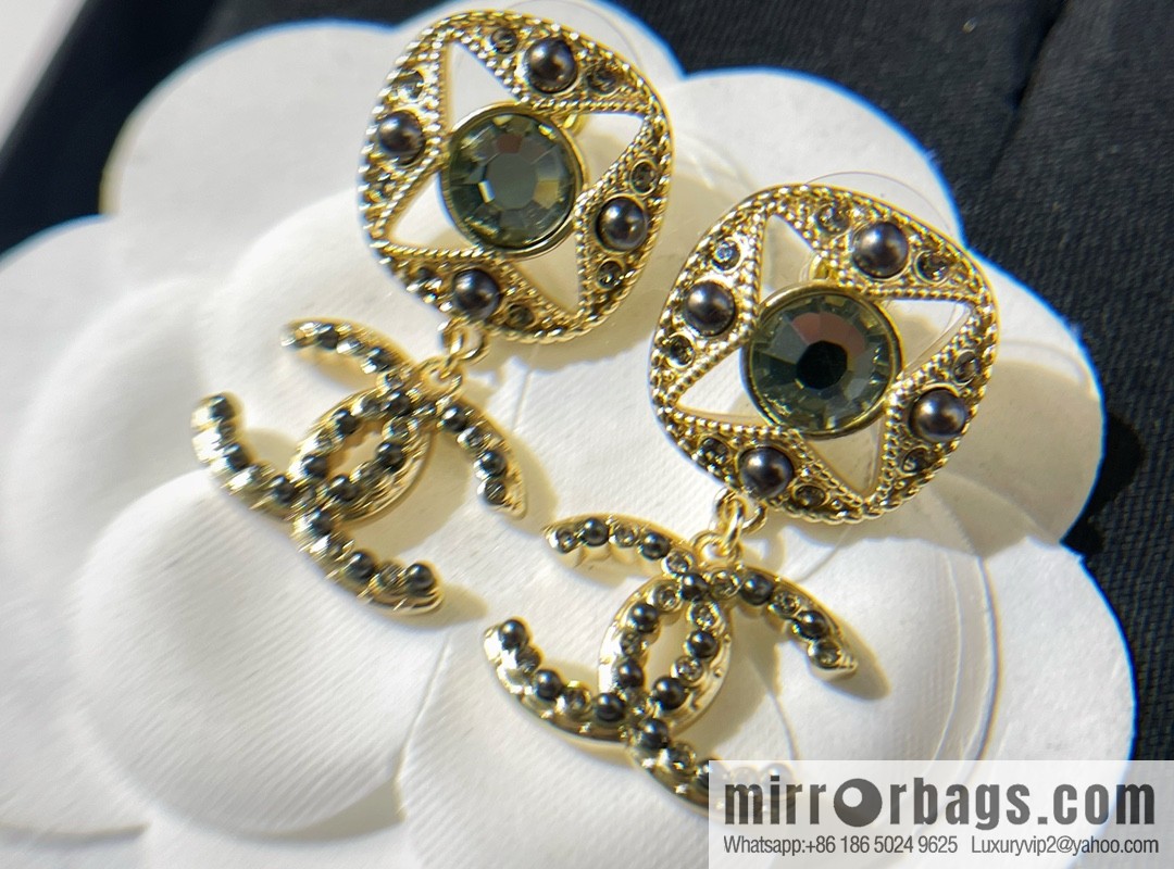 New ☑️ CHANEL Chanel double c stud earrings
